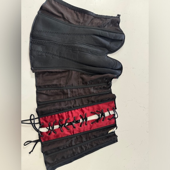 Vintage Strapless Scarlet Corset Set - Picture 3 of 9